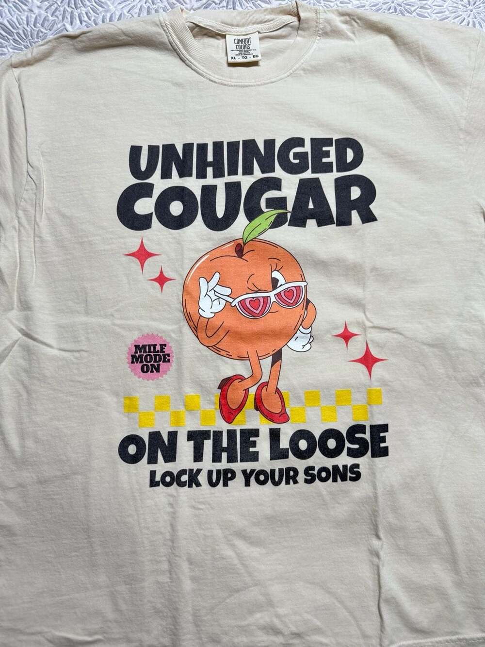 Comfort Colors Unhinged Cougar T-Shirt Size XL Beige Graphic Tee